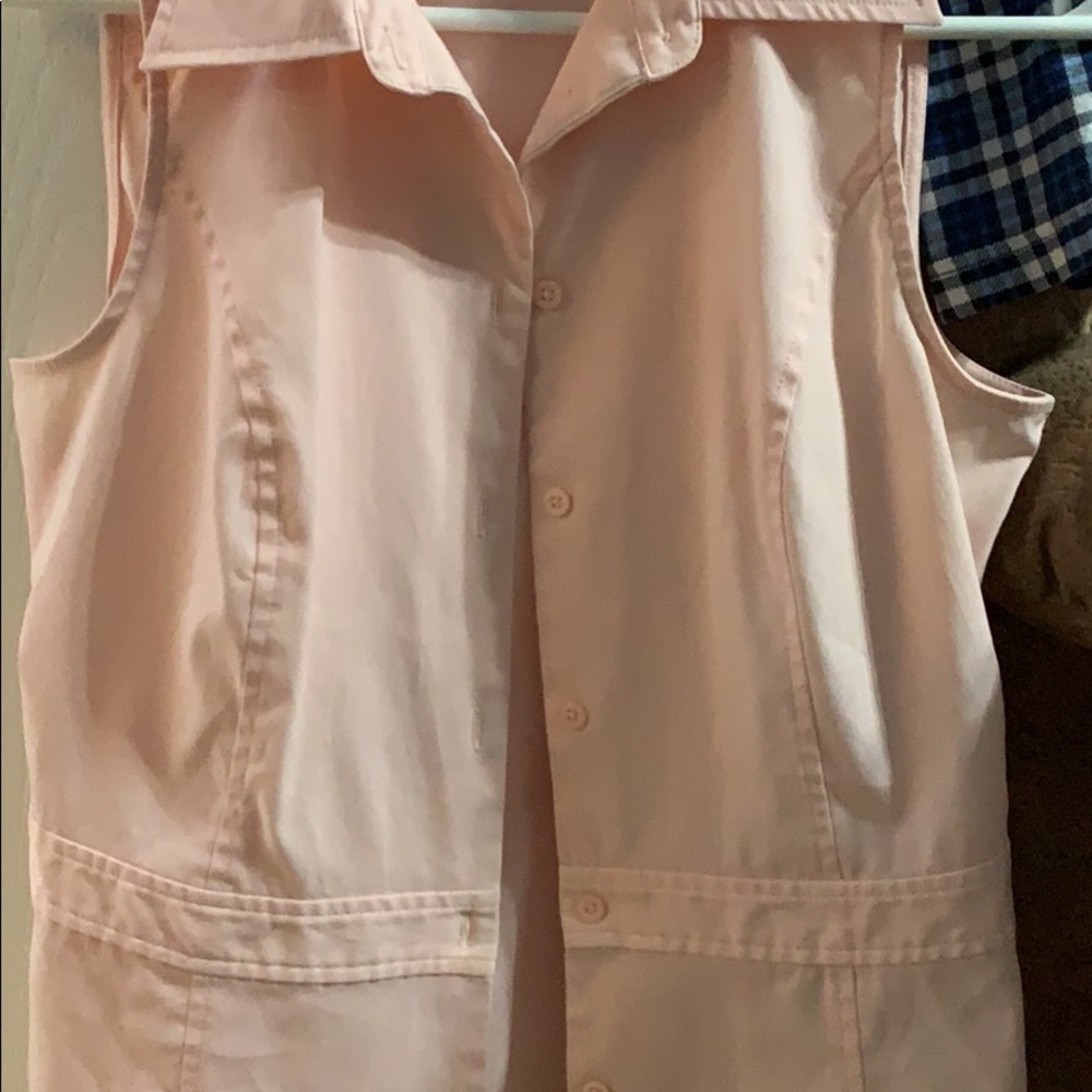 Women’s button up shirts (2)